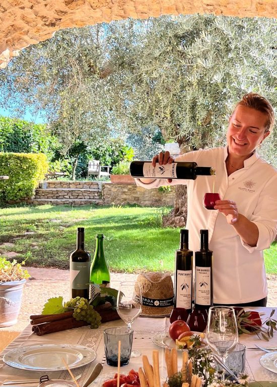 Oli d’oliva verge extra 
varietat #Arbosana cultivada al Baix Empordà

Oove provinent de l’olivar d’arbosana que @canbarrull te en els camps...